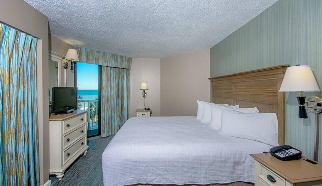 Includes Breakfast: 8th Flr 2 Bdrm King Condo in Myrtle Beach