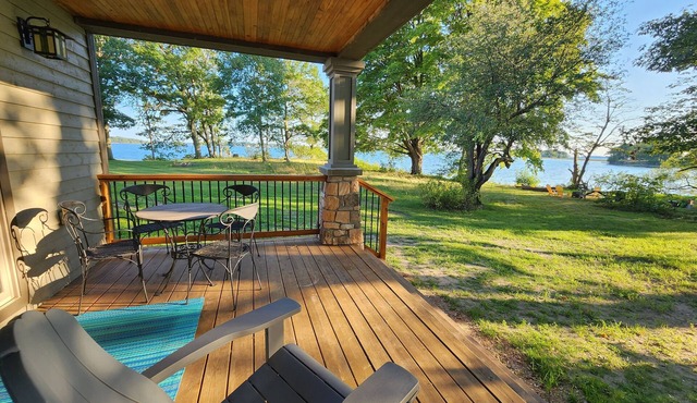 Island Luxury Retreat on St Lawrence River, in Thousand Islands near Gananoque in Lansdowne