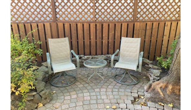 Large, bright garden level - in a great location! in Georgetown