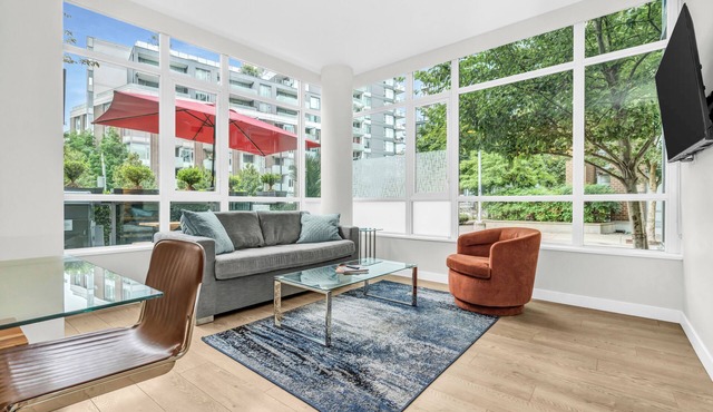 Location! Modern Urban Oasis with Premium King Size Beds and a Home Office in Vancouver