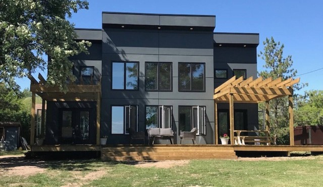 Luxurious modern lakefront cottage in Grand Beach Manitoba in Grand Marais