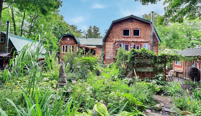 MA GALÈRE, Eco-responsible house by the river. in Saint-Michel-de-Bellechasse