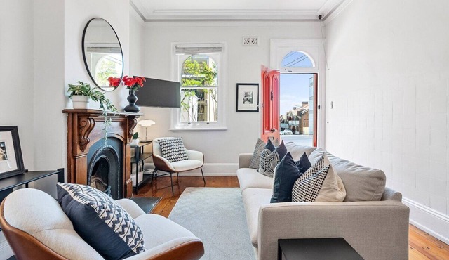 Miller's on Kent - Heritage house with breathtaking harbour views. in Millers Point