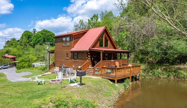 ML - Cozy Log Cabin-Hot Tub-Fire-Pit-Pond-Dollywood-Soaky Water Park-Dollywood in Sevierville