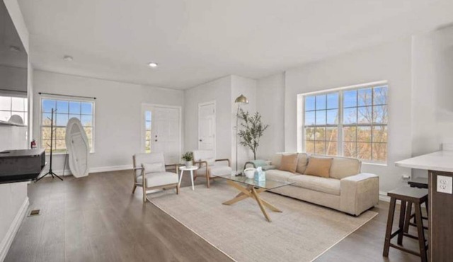 Modern, Chic 2-Bedroom Ann Arbor Haven in Ann Arbor