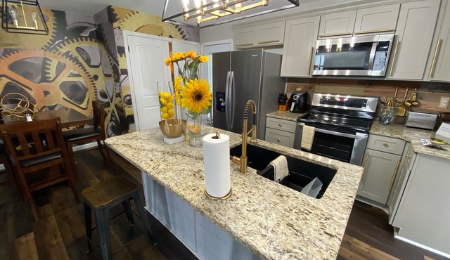 Modern & Marvelous- 3 bed 2 bath East Memphis Gem in Memphis