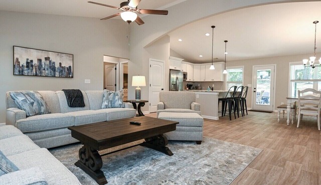 Mount Olive Cottage Close to Commerce Shopping in Commerce