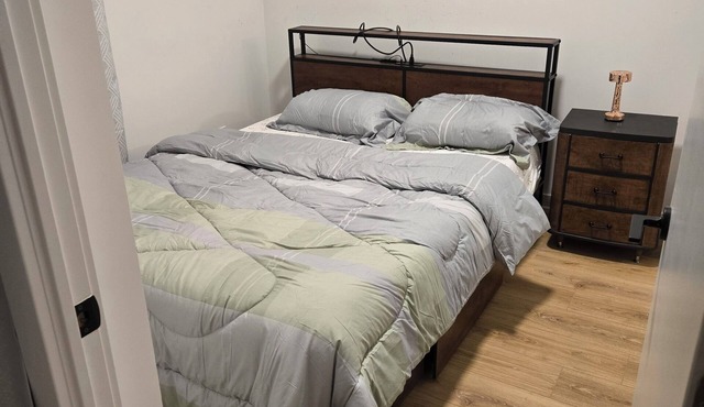 New Build! Downtown 1BR+Den 2 Baths Balcony. Close to the Hwy, mall, stores. in Toronto