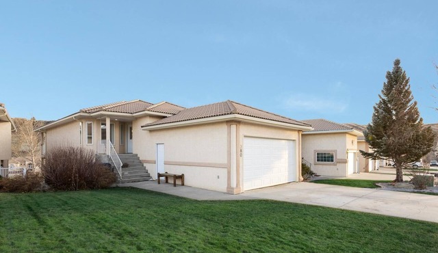 Paradise Canyon Golf Resort - Signature Villa 380 in Lethbridge