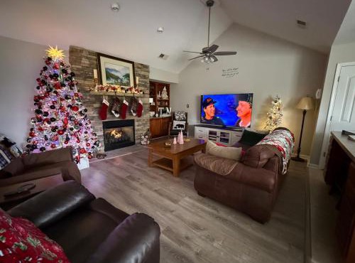 Parkway Bear Cottage in Pigeon Forge