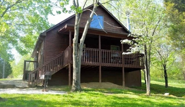 Patoka Lake Deluxe with Jacuzzi #17 at Patoka 4 Seasons Resort in Eckerty