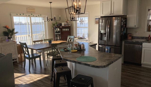 Peaceful Bayside Retreat! Water views with direct private beach access! in Milford
