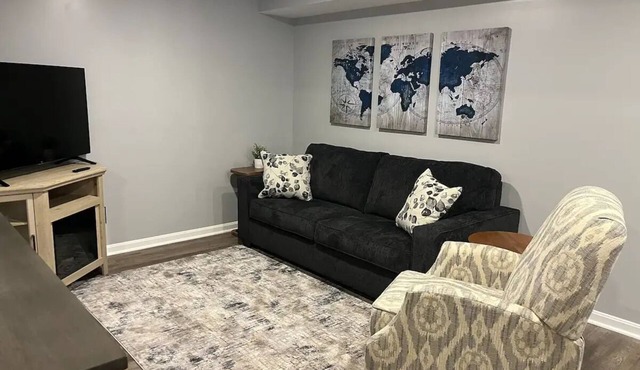 Perfect place for a getaway or a longer stay! Convenient & comfortable in Fredericksburg
