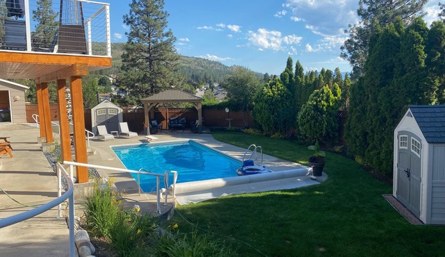 Pool, Hot Tub And Mountain Views, Relax And Enjoy Living The Okanagan Dream in Penticton