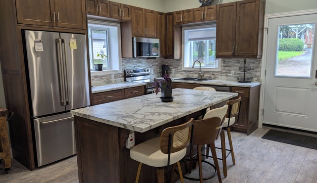 Private, Peaceful Country Escape with pond, firepit, BBQ and outdoor space in Simcoe