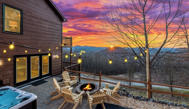 Private Sunset-view Cabin Hot Tub Sauna Game Room Dog-friendly in Blairsville