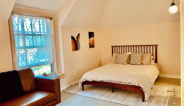 Quiet carriage house in historic Detroit neighborhood - 10 minutes from downtown in Detroit