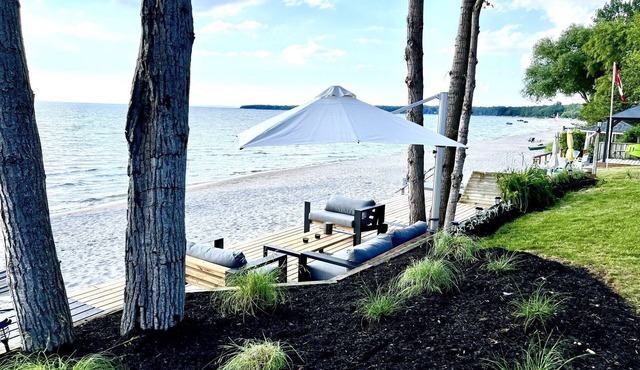 Rare Beachfront Cottage for Sun + Ski Lovers in Tiny