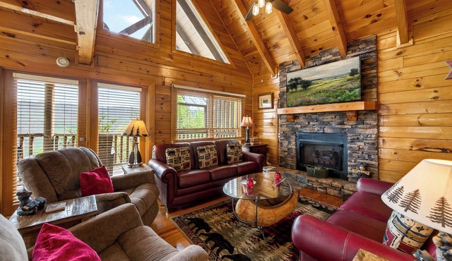 Resort setting w/awesome Mtn views! Self checkin, close to Nat’l Park! Sleeps 6 in Pigeon Forge