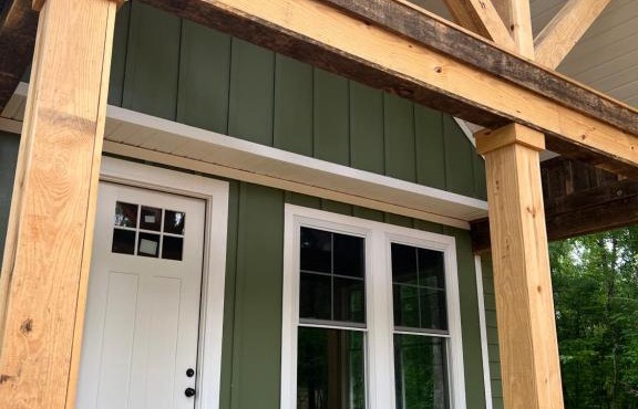 Riverside Luxury Cabin, close to JACKSON LAKE - BRAND NEW construction on the banks of The Towaliga River in High Falls