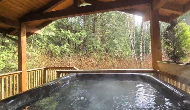 Salal Cabin by Evergreen Forest Cabins in Ucluelet