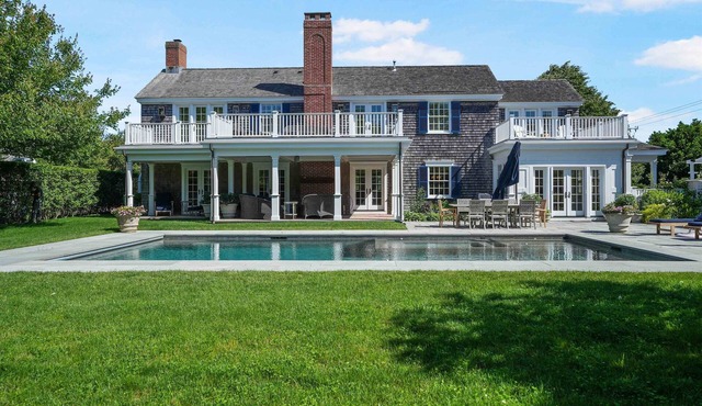 Sandpiper Fields Luxury 1 Field Club Home Near South Beach on Martha’s Vineyard in Edgartown