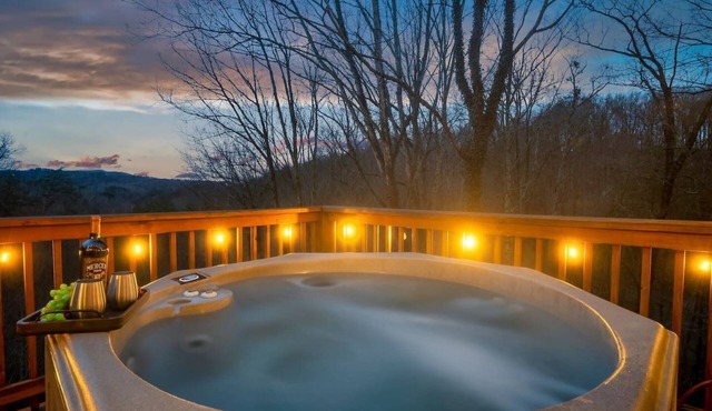 Secluded, Views, and Close to Everything! in Sevierville