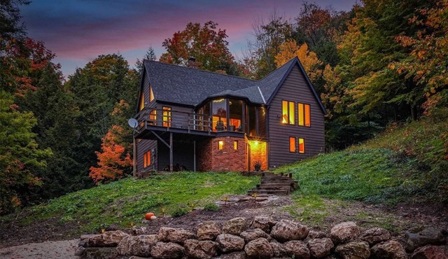 Serene & Spacious Home in Creemore Countryside in Creemore