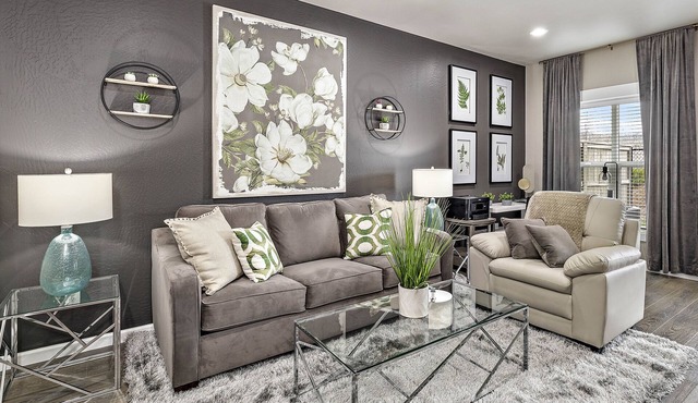 Serenity-Themed, Fastest WiFi, 2 King Beds Home in Medford