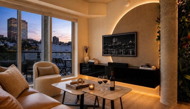 Signature condo Rooftop pool & BBQ terrace in Quebec City