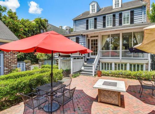 Spanish Moss Inn in Savannah