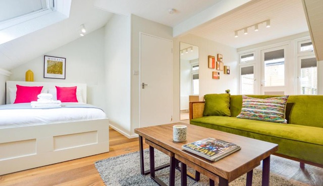 Split Level Studio at West Hampstead by Concept Apartments in London