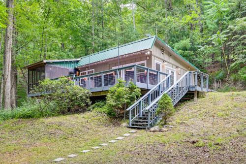 Spring Cabin | Hiking & Boating at Philpott Lake in Henry