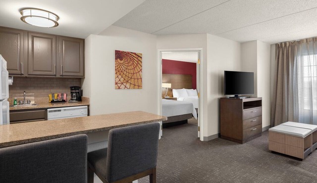 Staybridge Suites Indianapolis-Airport by IHG in Plainfield