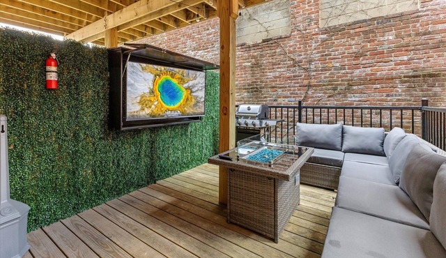 Steps away from Mass Ave Restaurants and Big Patio in Indianapolis