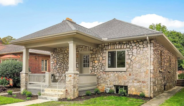 Stone's Throw Bungalow - Cozy and Convenient in Chambersburg, PA in Chambersburg