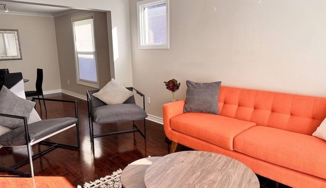 The Chilver Charm - 2 BED 1 BATH OLE WALKERVILLE DUPLEX in Windsor