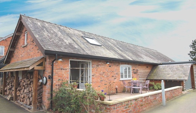 The Hayloft - a cheshire that sleeps 2 guests in 1 bedroom in Crewe