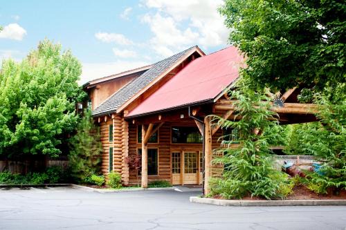 The Lodge at Riverside in Grants Pass