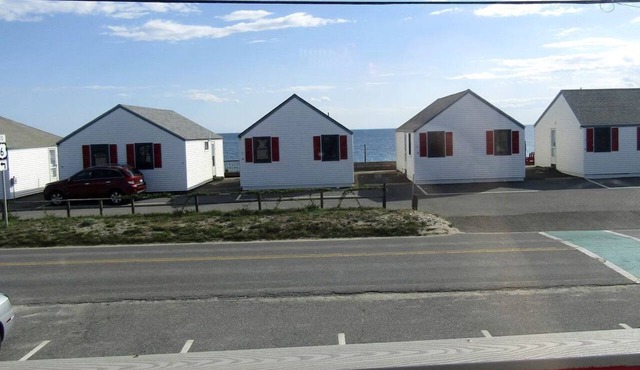 Tranquil Oceanfront Cottage with Scenic Views in North Truro, Massachusetts in North Truro