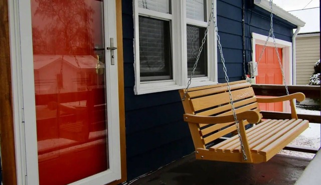 Vibrant 2 Bedroom Home, Conveniently Close To The New River Gorge National Park. in Oak Hill