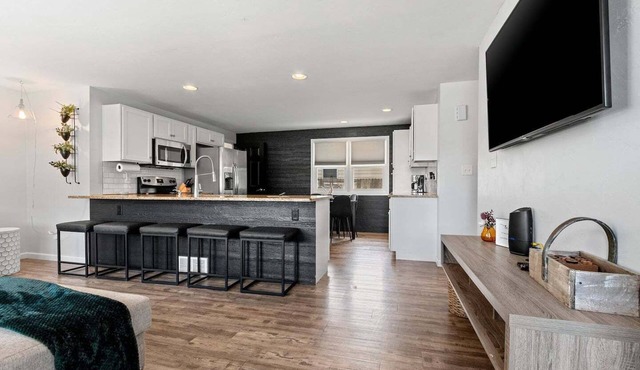 Walk-to-Lambeau Tailgate House in Green Bay