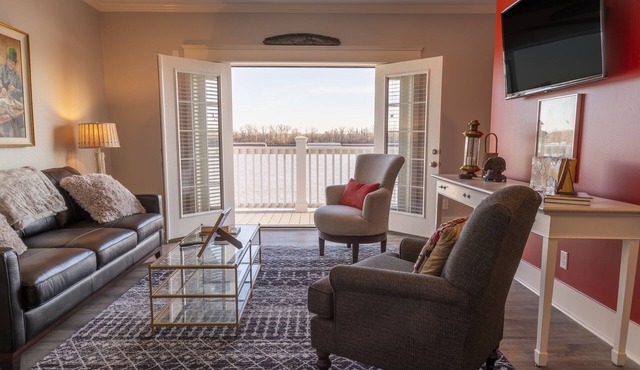 Waterfront Apartment, 2nd floor unit in Jeffersonville