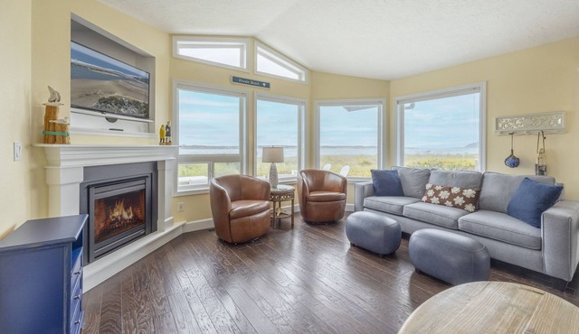 Waterfront | Hot Tub | Kayaks | Crab Traps | 3~Kings in Lincoln City