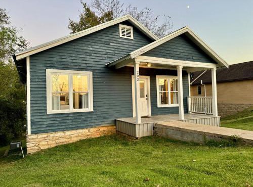 Waterfront - Private Retreat - Downtown Dover in Dover