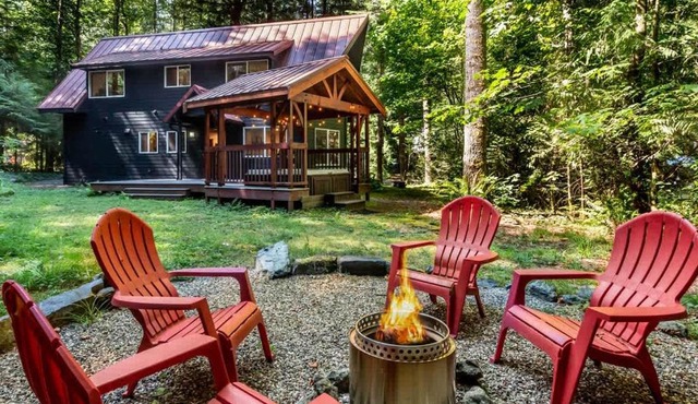 Wild Goose Lodge in Glacier