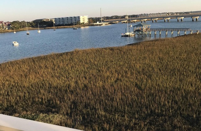 118 Waters Edge~ Beautiful River View~ 3bd/3ba~ Community Pool in Folly Beach