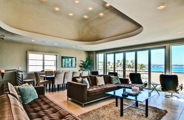 A Luxury Oceanside Dream Beach House in Capitola Village *Panoramic Ocean Views* in Santa Cruz