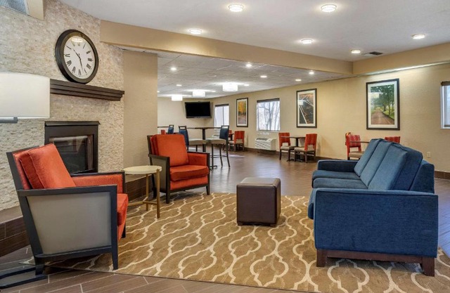 Comfort Inn Suites Paw 