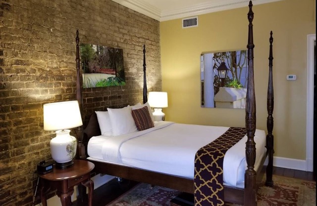 The Lodge Alley Inn 